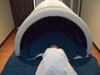 サロン アルメリア(salon ARMERIA)の写真/【遠赤外線ドーム】全身を温め発汗することで、冷えや脚のむくみなど女性に多い悩みを根本から改善！
