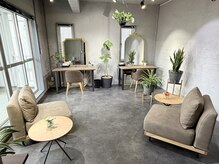 リマクゼーションサロン トウキョウスタジオ 原宿店(RE膜XATION SALON TOKYO studio)の雰囲気（【メイクスペースあり】落ち着いた雰囲気の隠れ家サロンです。）
