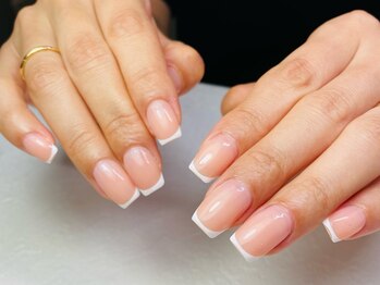 ビオトーププラス 銀座7丁目店(bio tope+)/フレンチネイル　銀座フィルイン