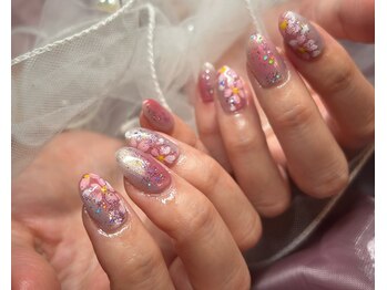 ネイルズナル(Nails Nalu)の写真/【華やかなデザインも対応◎】イベントや挙式にもオススメ♪時短スカルプ10本+アート2本コース/¥11,550～！