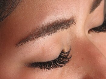 ネイルアンドスパ モンロー(MONROE)/ボリュームラッシュ