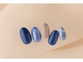 キラキラブルーネイル