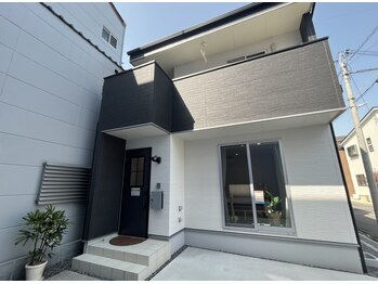 けんこうなかまの施術院 三原店/正面は優しい雰囲気の色合いです