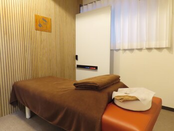 ザ ハイライト 恵比寿/木の温かみも感じられる施術室