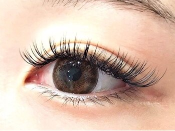 リリー イオン旭川永山店(Lilly)の写真/【究極のモチ★バインドロック】自まつ毛が少なくてもしっかり濃密☆つけまつ毛のような束感ある仕上がり♪