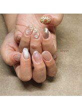 シルニー リム(Silny rim)/アシンメトリーニュアンスネイル