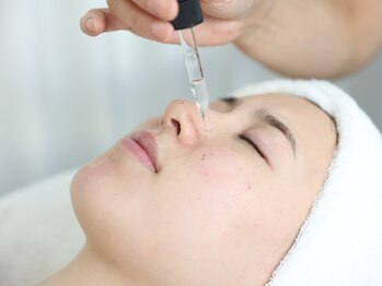 シャルトルズ 広島八丁堀店の写真/【トーンアップ×毛穴レス】美白ケアでお悩み改善★"ヒト臍帯血培養液導入￥13800⇒7250"のお得なクーポン!