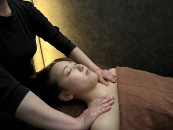 月(LUNA)/ヘッドスパ＋デコルテ