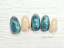 ナナネイル(Nana.Nail)/エメラルドグリーン×ビジュー