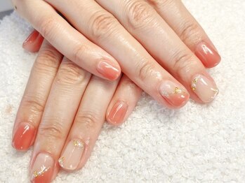 ワイズサロン(Y’s.salon)の写真/ショートネイルで手先まで美しく輝く☆オフィスにも馴染むシンプルワンカラーと豊富なカラー展開！