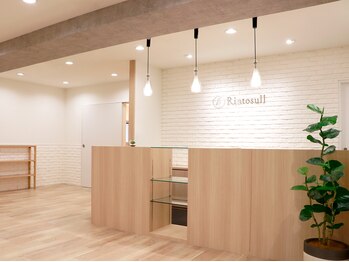 リントスル 江坂店(Rintosull)