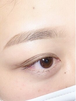 パルミエ(Palmier)/ふんわり柔らかい眉