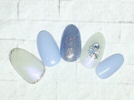 雪の結晶　キラキラ　シンプル