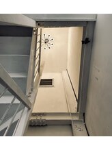 リマーノ 門仲/見上げたらシャンデリア