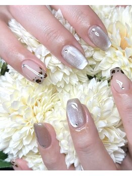 ヒョウ柄ネイル