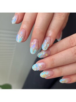 モニーク(Monique)/キラキラ夏ネイル