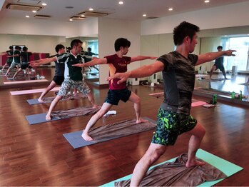 ホットヨガスタジオ ビープラス 天満橋店/メンズヨガ