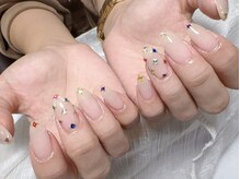 ネイルナナ(Nail NaNa)の雰囲気(ミニ持ち込みデザイン カラフルパーツ)