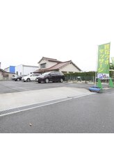 春日井治療院/店舗裏に駐車場6台完備！