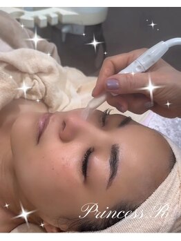 プリンセスアール(Princess R)の写真/冬は乾燥により、肌トラブルが起こりやすい季節。ファンデーションのノリが悪いと感じたら是非潤いを★