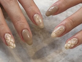 キルティングベージュネイル