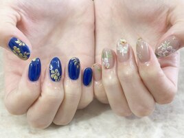 お花ネイル　アシンメトリー