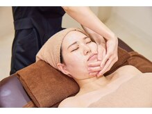 顔・デコルテ・肩・背中マッサージ