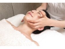 ラプリ 仙台店(Raplit stella)/施術2 お顔の下半分を矯正します