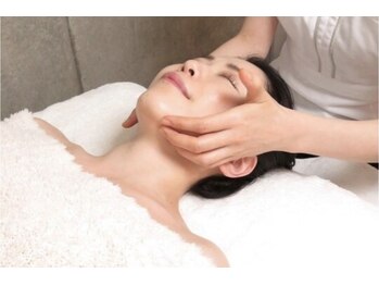 ラプリ 仙台店(Raplit stella)/施術2 お顔の下半分を矯正します