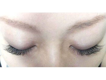 ミニョンアイラッシュデザインサロン くずは店/目を伏せた時も印象UP