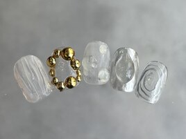 個性派ニュアンスネイル