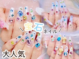 宝石ネイル