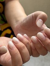 リリ ネイルアンドアイラッシュ(LiRi nail&eyelash)/乳白色グラデーション
