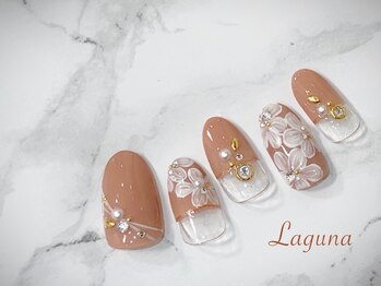 ラグウナ(Laguna)/フレンチ&フラワーネイル