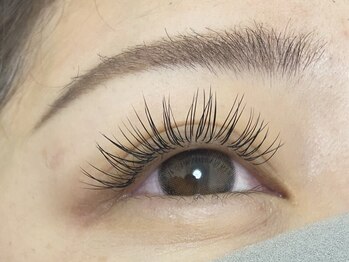 ビバ(VIVA)の写真/ボリュームもありつつ、程良い抜け感が◎＆Healthyで束感を演出し盛れる目元に◎