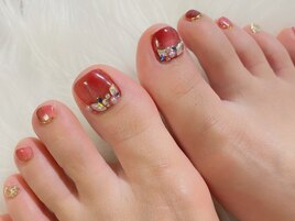 夏の定番レッドネイル