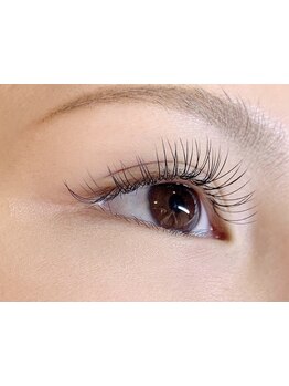 ナチュラル上品な目元にしたい