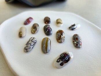 nail salon TORON 《於呂店》の写真/忙しい女性の味方★スピード施術でタイパ抜群!豊富な定額デザイン、カラー、配置変更OKも嬉しい♪