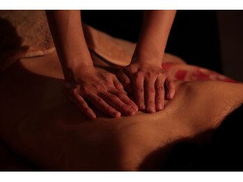 アーユルヴェーダサロン アマナ ジール(Amana Ziel)/アビヤンガ