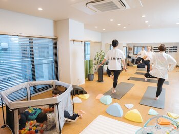 ヨガスタジオ三日月の写真/お子さま同伴可◎日頃頑張るママさんに寄り添ったヨガ・ピラティススタジオ♪お気軽にお越しください☆
