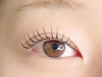 イチネ(ichine)の写真/どの角度から見ても可愛いイチオシのカールデザイン☆根元を立ち上げてるのにナチュラルな王道モテまつげ♪