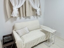 ギフト(Gift)/優しい白を基調とした店内