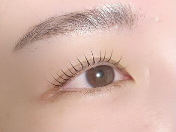 eyelash&nail Charme【シャルム】の写真/モチが長続き！上品な目元を演出☆まつ毛パーマ・マツエクなら当サロンにお任せ♪
