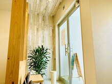 アキハ(AKIHA)/開放的なエントランス