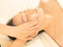 喰いしばりにより口の筋肉が緊張しほうれい線の目立ちをケア