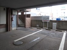 もみほぐしのお店の雰囲気（駐車場は店舗裏に2台あります。）