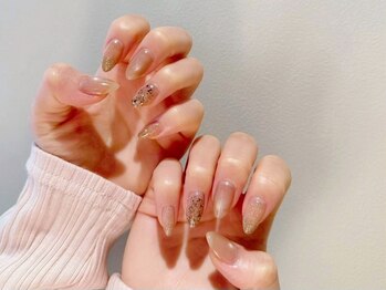 シアーベージュ/ラメmixネイル