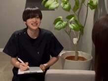 勢子坊接骨院・整体院 &nbsp;&nbsp;～肩こり・頭痛・腰痛・マッサージ～の雰囲気（カウンセリングの様子です。お悩みを詳しく丁寧にお伺いします。）