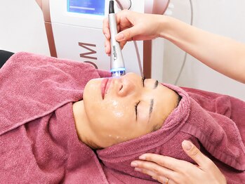 サロンドアイリー(salon de AILY)の写真/「疲れた顔」とお別れ！LDM水玉リフティングでハリと透明感あふれるトーンアップ肌を実感◎