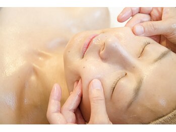 アクネ菌ケア専門サロン ベネーブ 武蔵小杉店/リフティングマッサージ